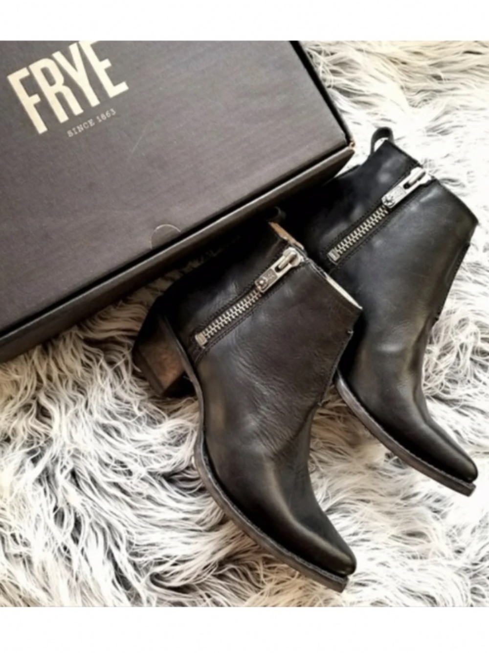 Frye Sasha Moto Shortie - black ankle boots/booties - size 6.5 - Picture 8 of 8